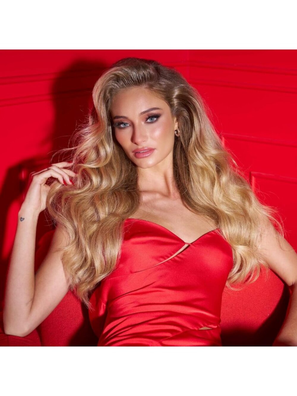 Volumizing Texturizing Powder for Hair | Instant Lift & Colorless - Picture 3 of 6
